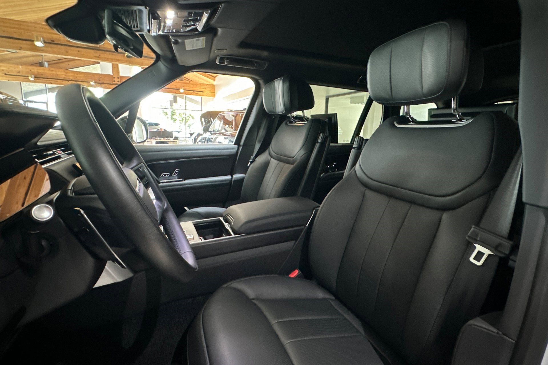 2025 Land Rover Range Rover Autobiography photo 4