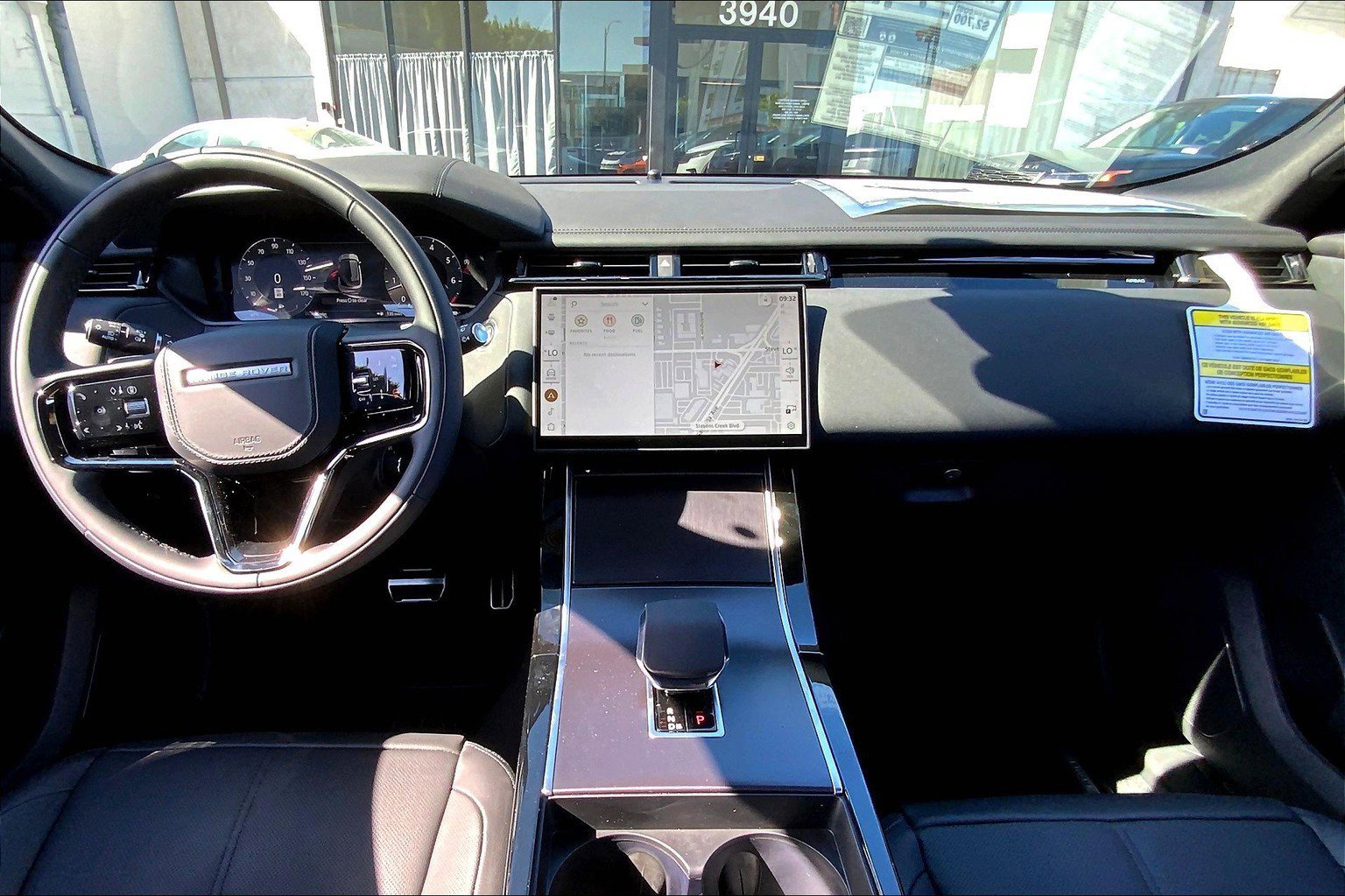 2026 Land Rover Range Rover Velar P250 Dynamic SE photo 3