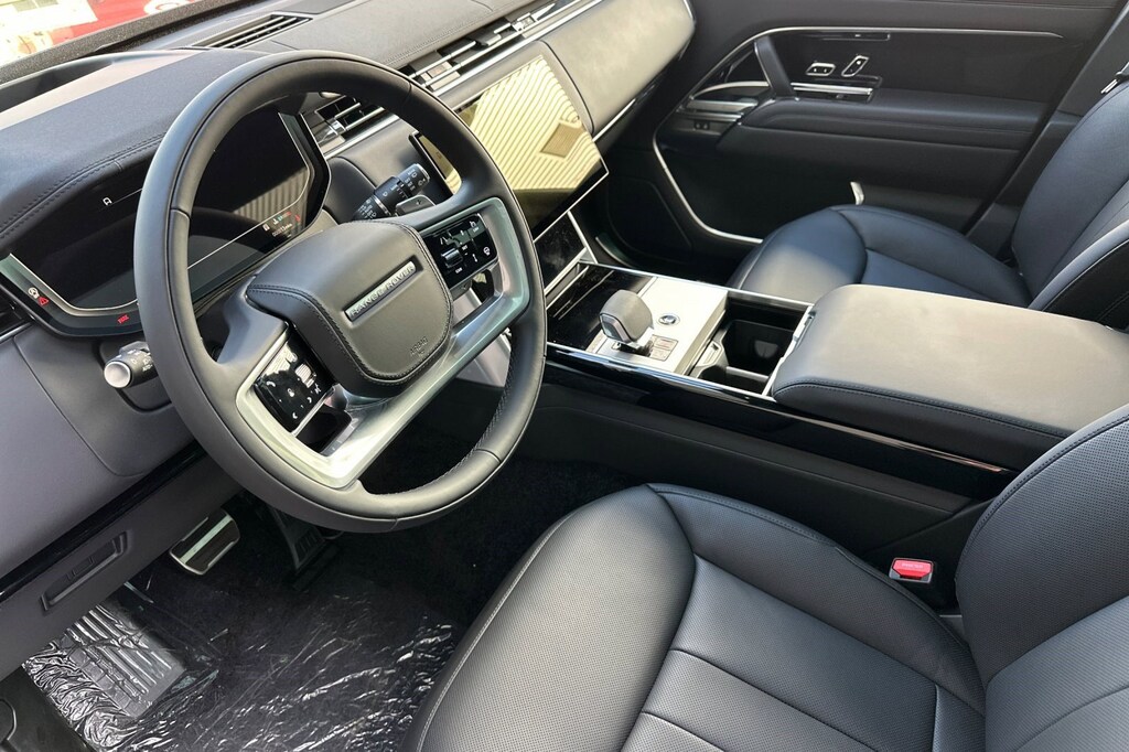 New 2026 Land Rover Range Rover P530 SE SUV