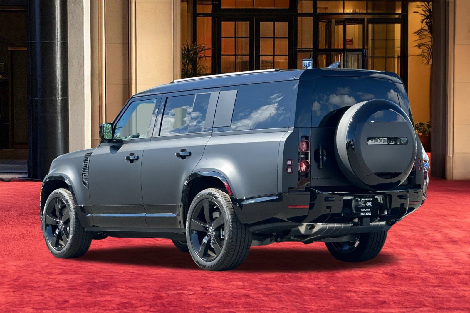 2025 Land Rover Defender 130 X-Dynamic SE photo 3