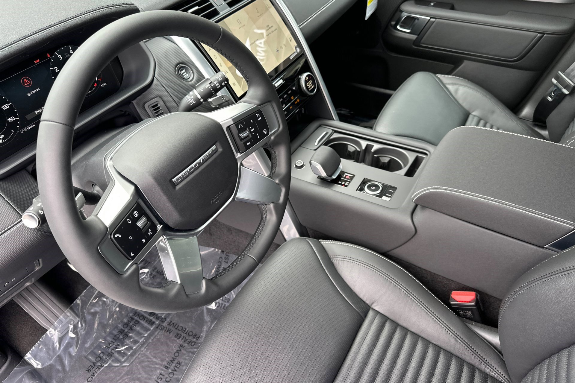 2026 Land Rover Discovery SE photo 3