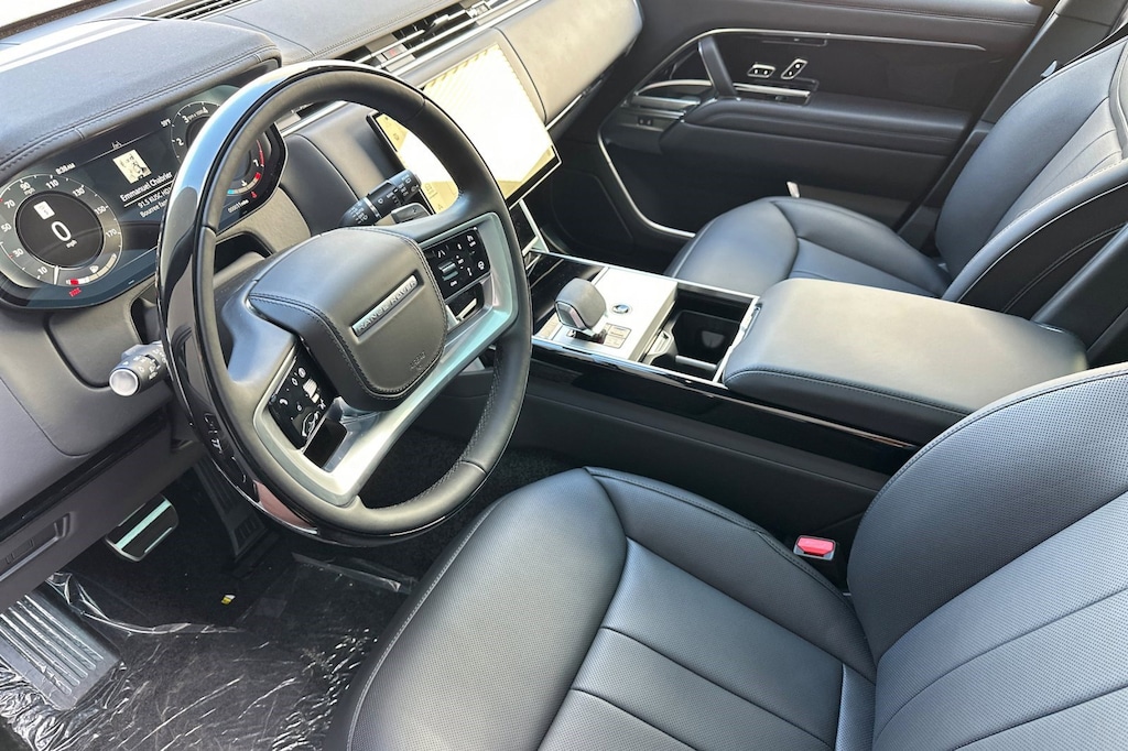 New 2026 Land Rover Range Rover P400 SE SUV