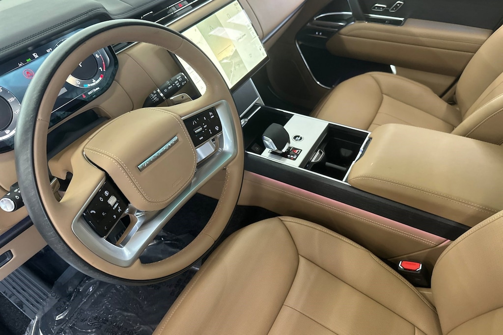 New 2025 Land Rover Range Rover P400 SE 7 Seat SUV