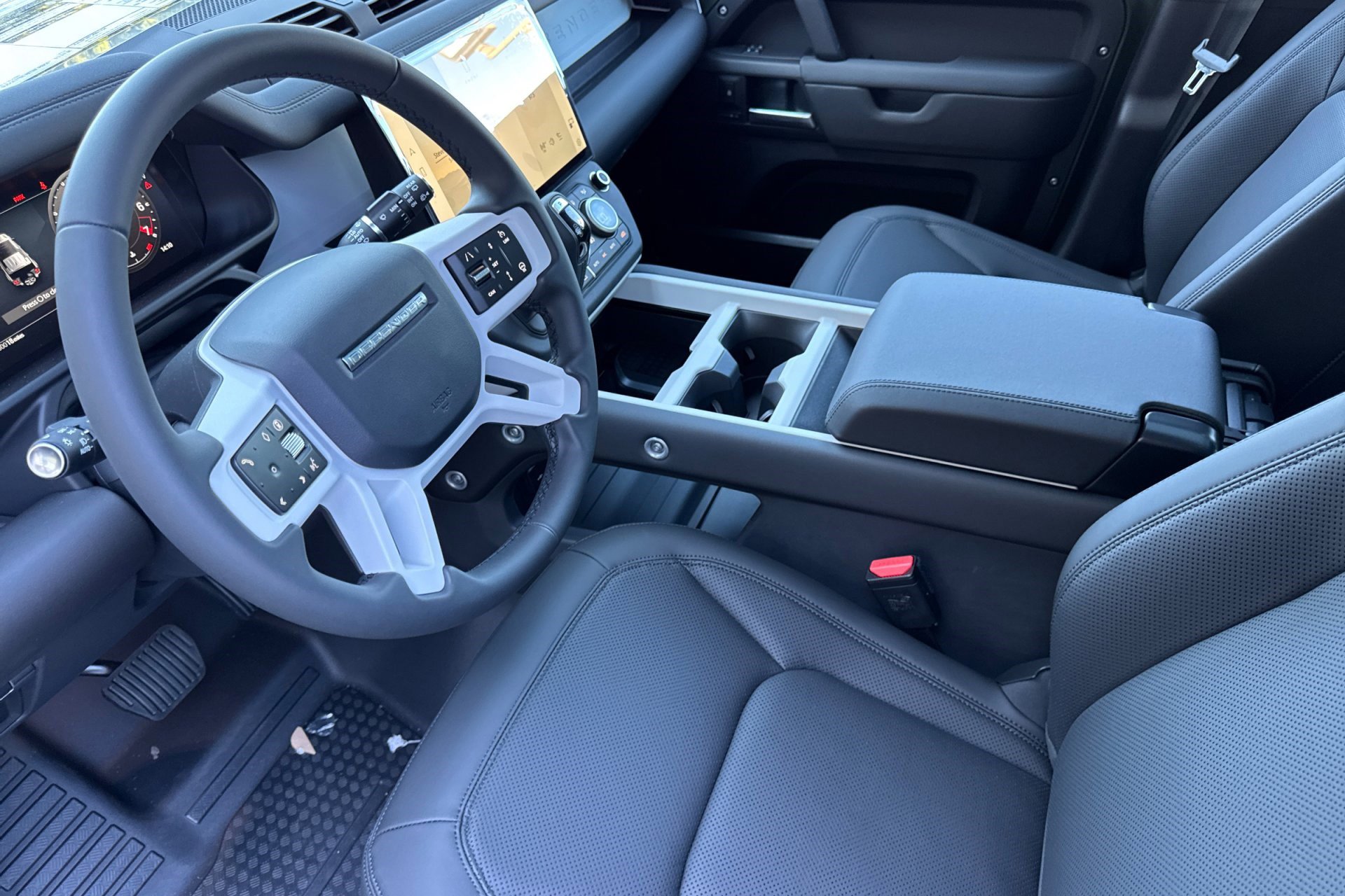 2026 Land Rover Defender 110 S photo 4