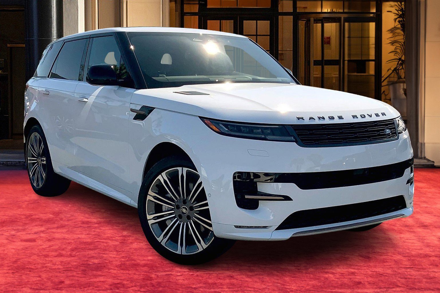 2025 Land Rover Range Rover Sport P530 Dynamic SE photo 2