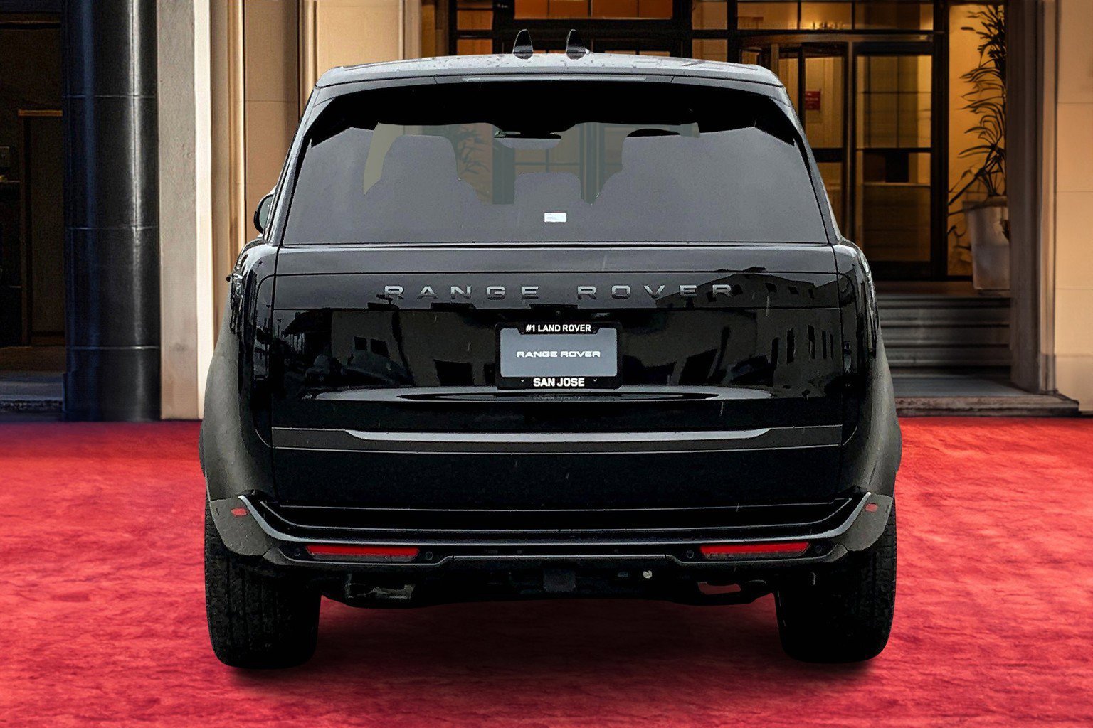 2025 Land Rover Range Rover SE photo 2
