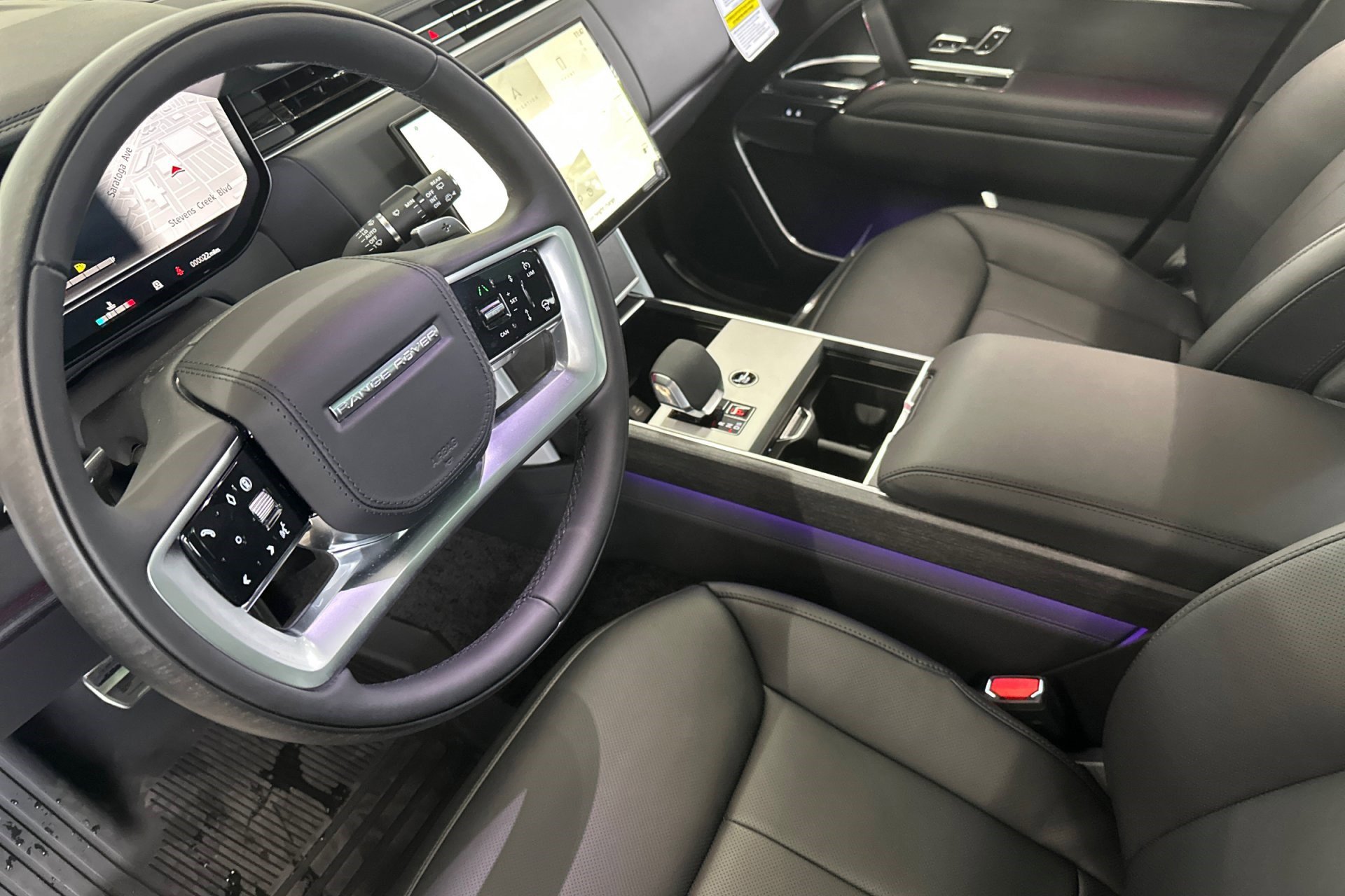 2025 Land Rover Range Rover SE photo 4