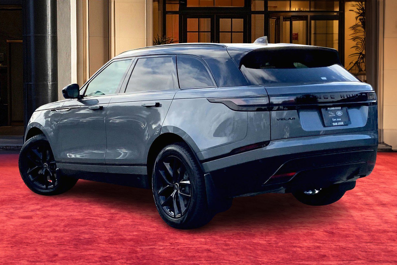 2026 Land Rover Range Rover Velar P250 Dynamic SE photo 2