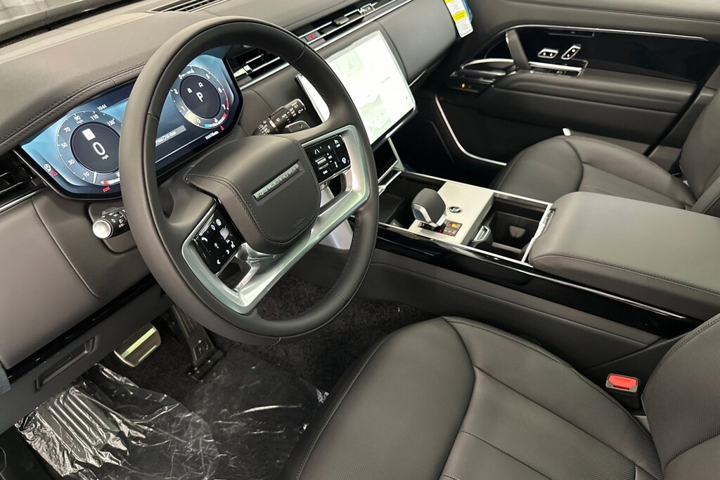 New 2026 Land Rover Range Rover P400 SE SUV