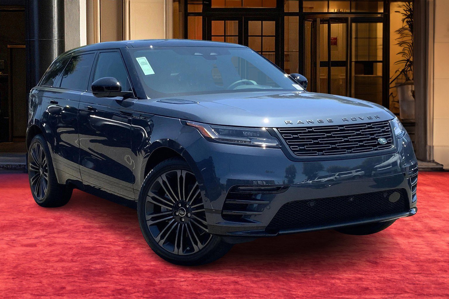 2026 Land Rover Range Rover Velar P400 Dynamic SE photo 2