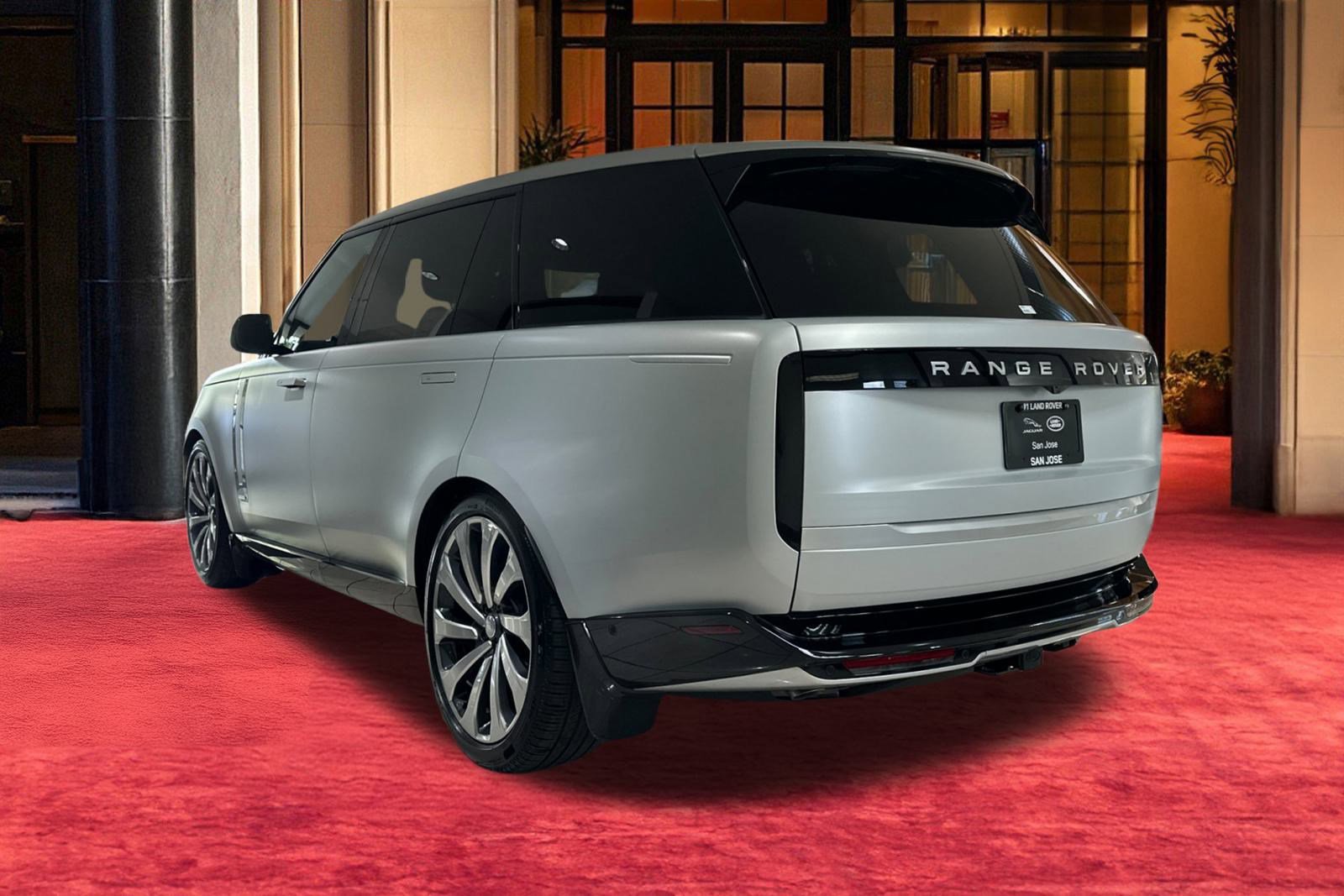 2025 Land Rover Range Rover Autobiography photo 2