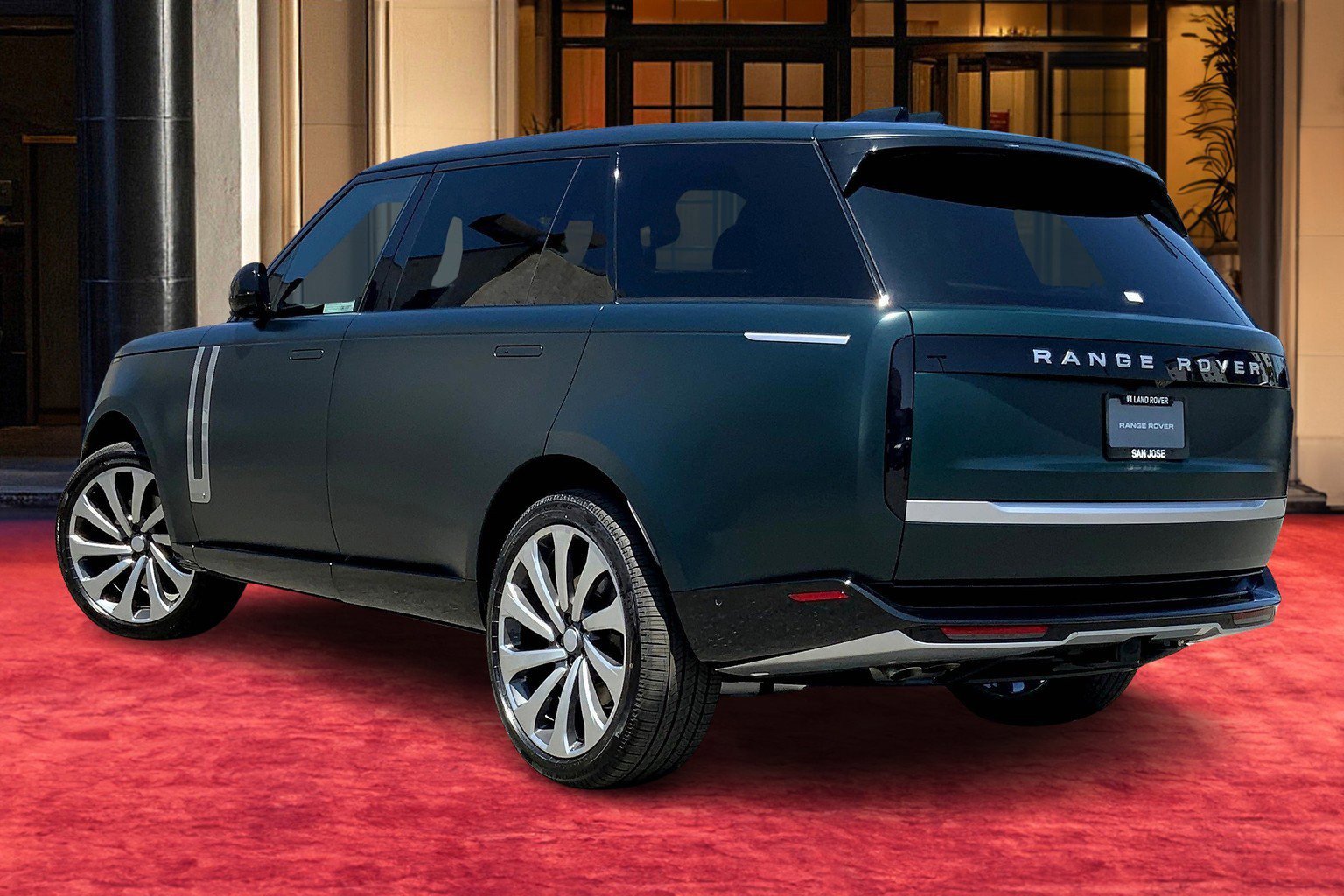 2025 Land Rover Range Rover Autobiography photo 3