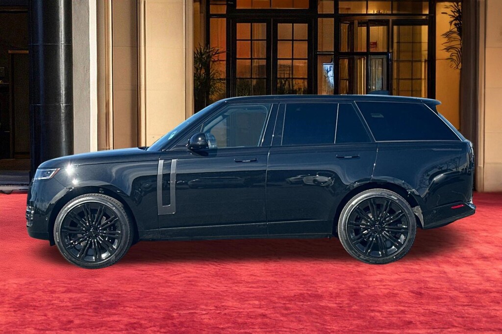 New 2026 Land Rover Range Rover P400 SE SUV
