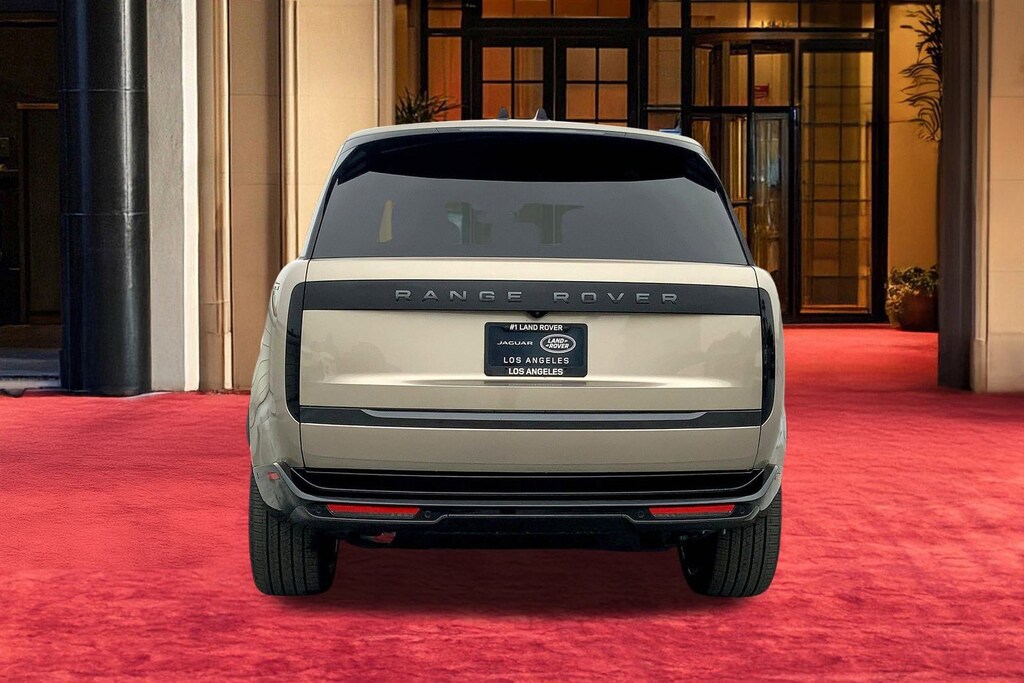 New 2025 Land Rover Range Rover P400 SE 7 Seat SUV