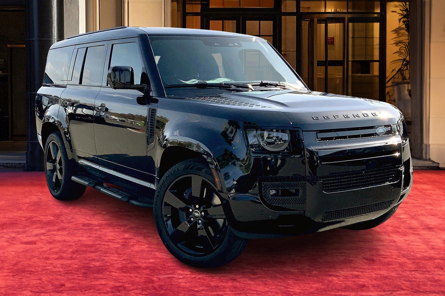 2025 Land Rover Defender 130 X-Dynamic SE photo 2