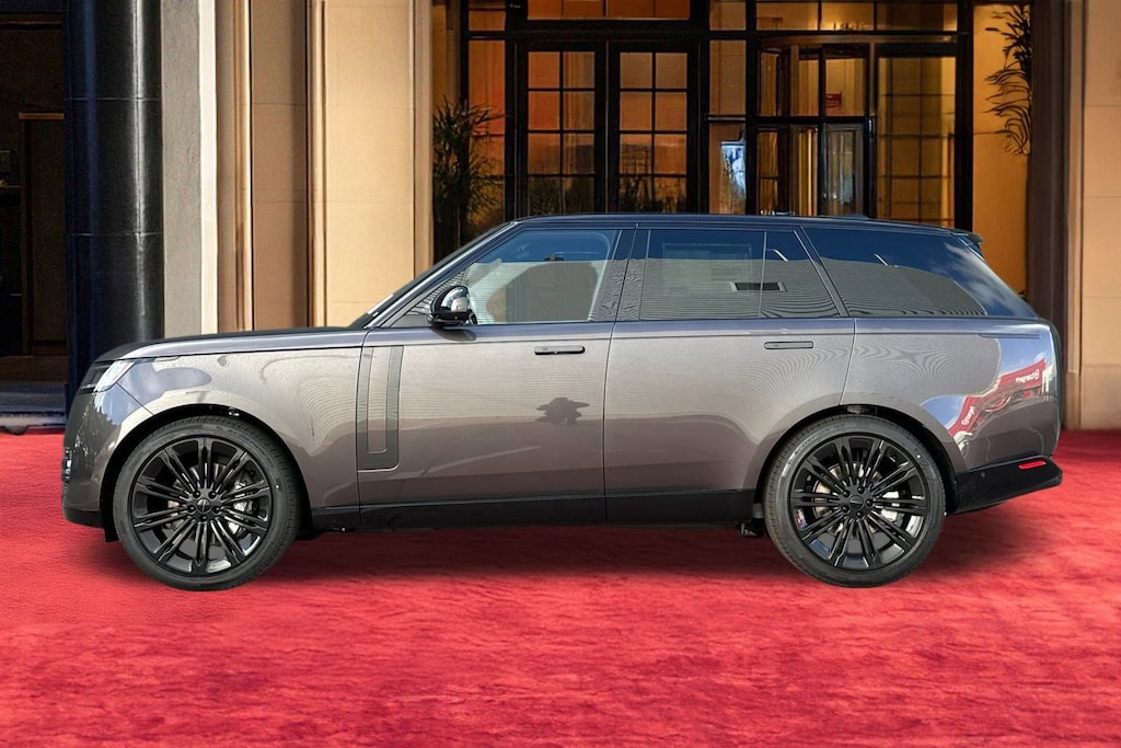 New 2026 Land Rover Range Rover P400 SE SUV