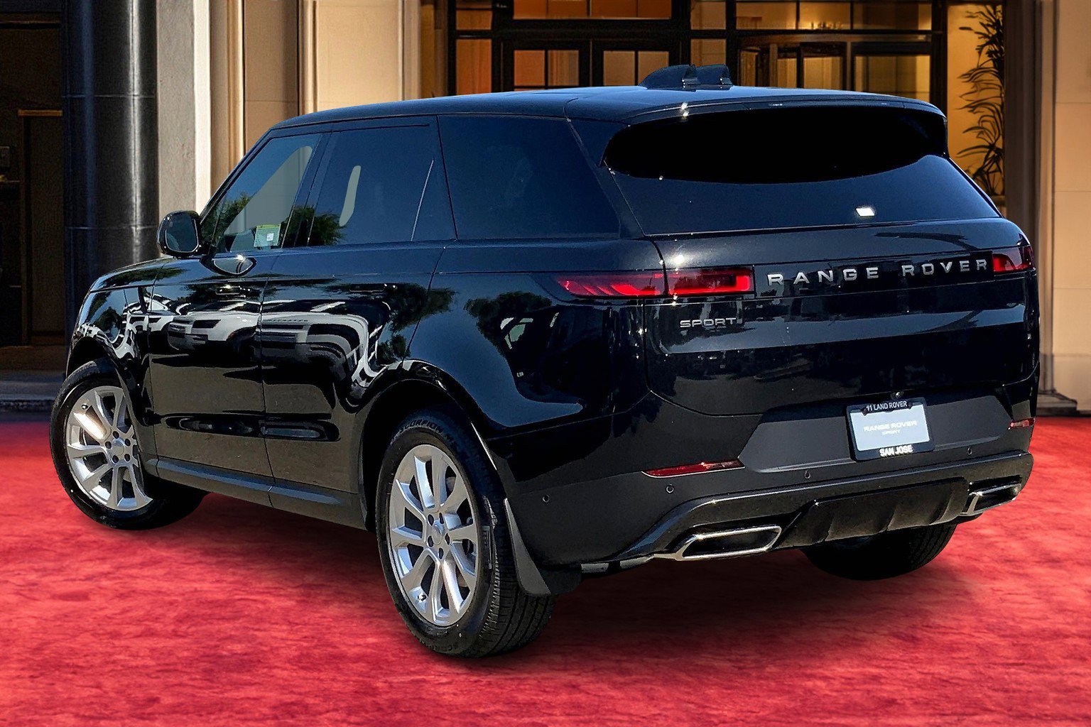 2025 Land Rover Range Rover Sport P360 S photo 3