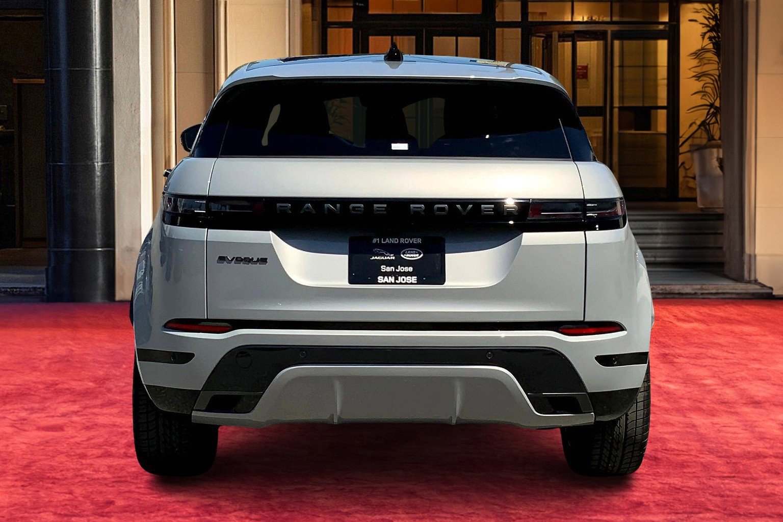 2026 Land Rover Range Rover Evoque Dynamic SE photo 2