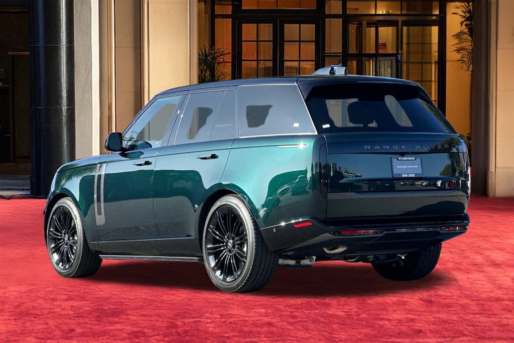 New 2025 Land Rover Range Rover P400 SE SUV