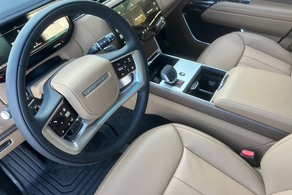 New 2026 Land Rover Range Rover P400 SE SUV