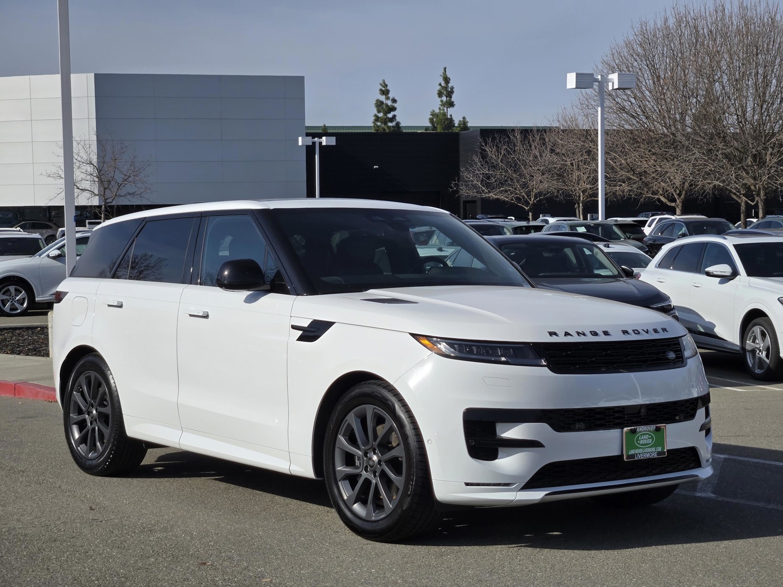 2024 Land Rover Range Rover Sport Dynamic SE photo 3