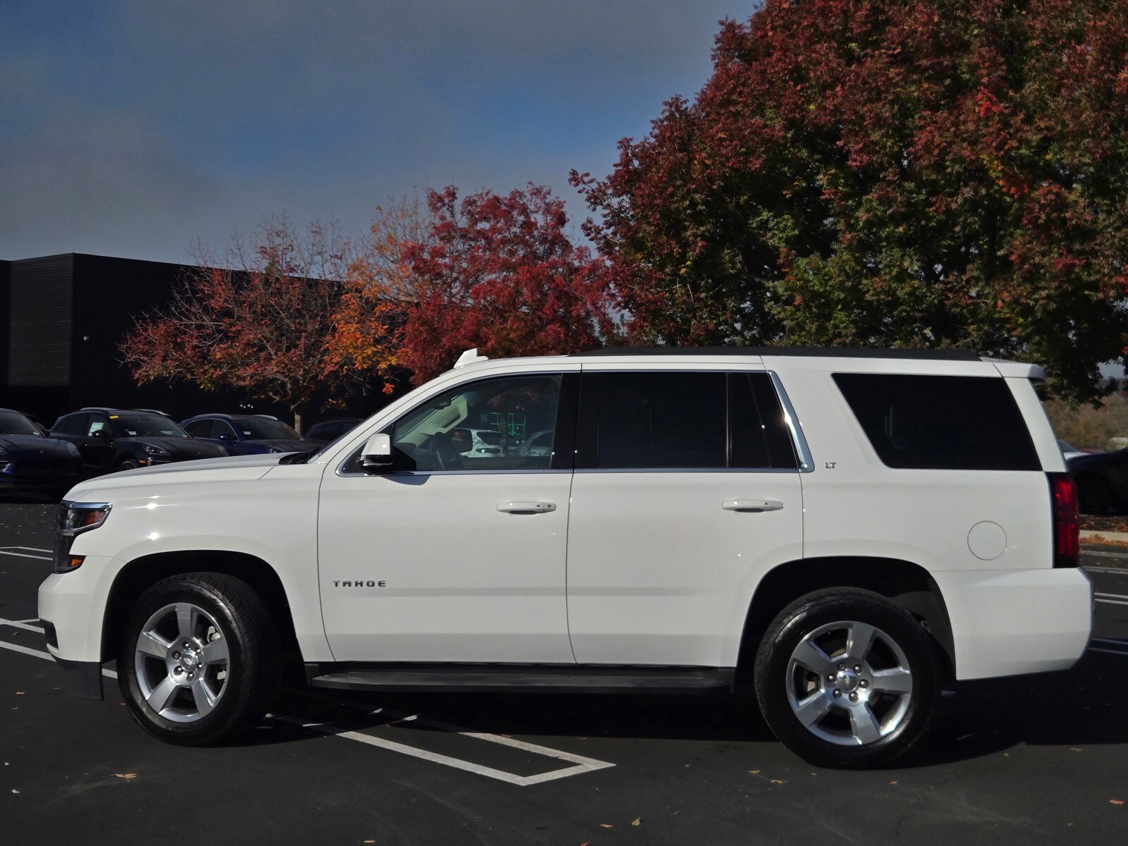 2019 Chevrolet Tahoe LT photo 3