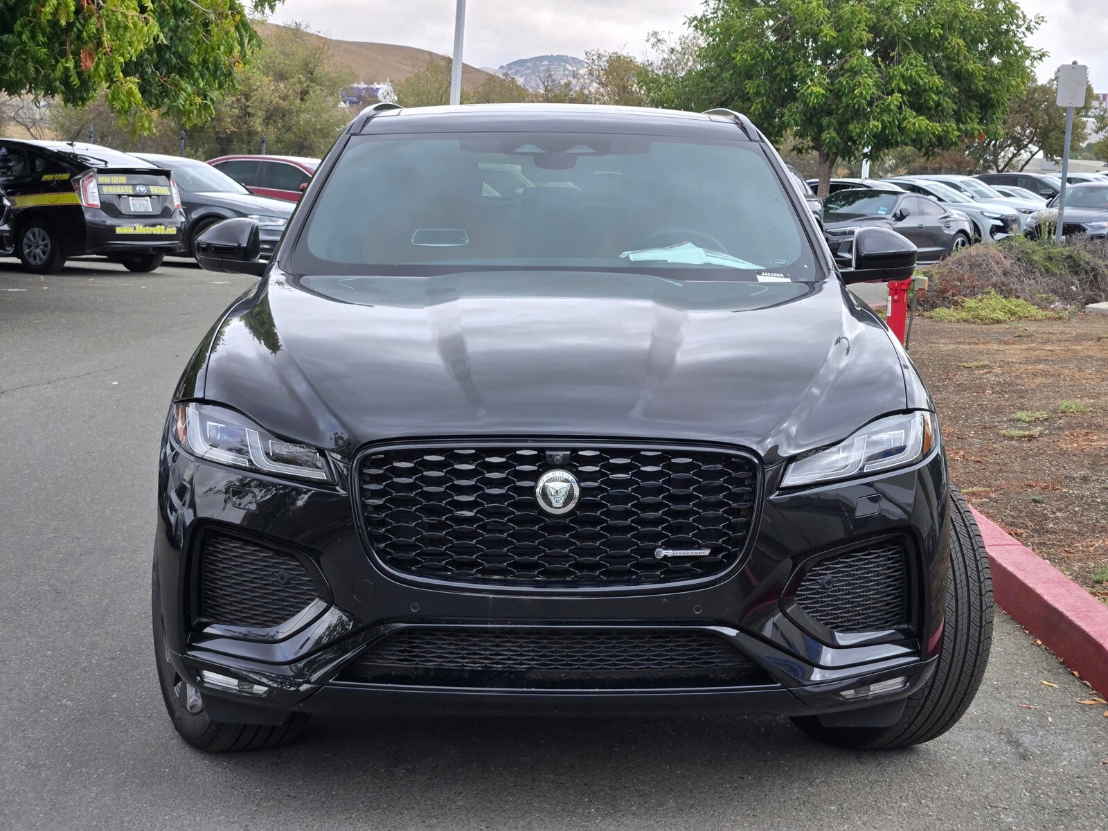 2025 Jaguar F-PACE R-Dynamic S photo 2