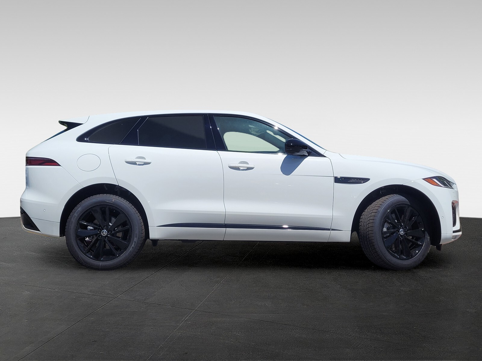 2026 Jaguar F-PACE P250 R-Dynamic S photo 2