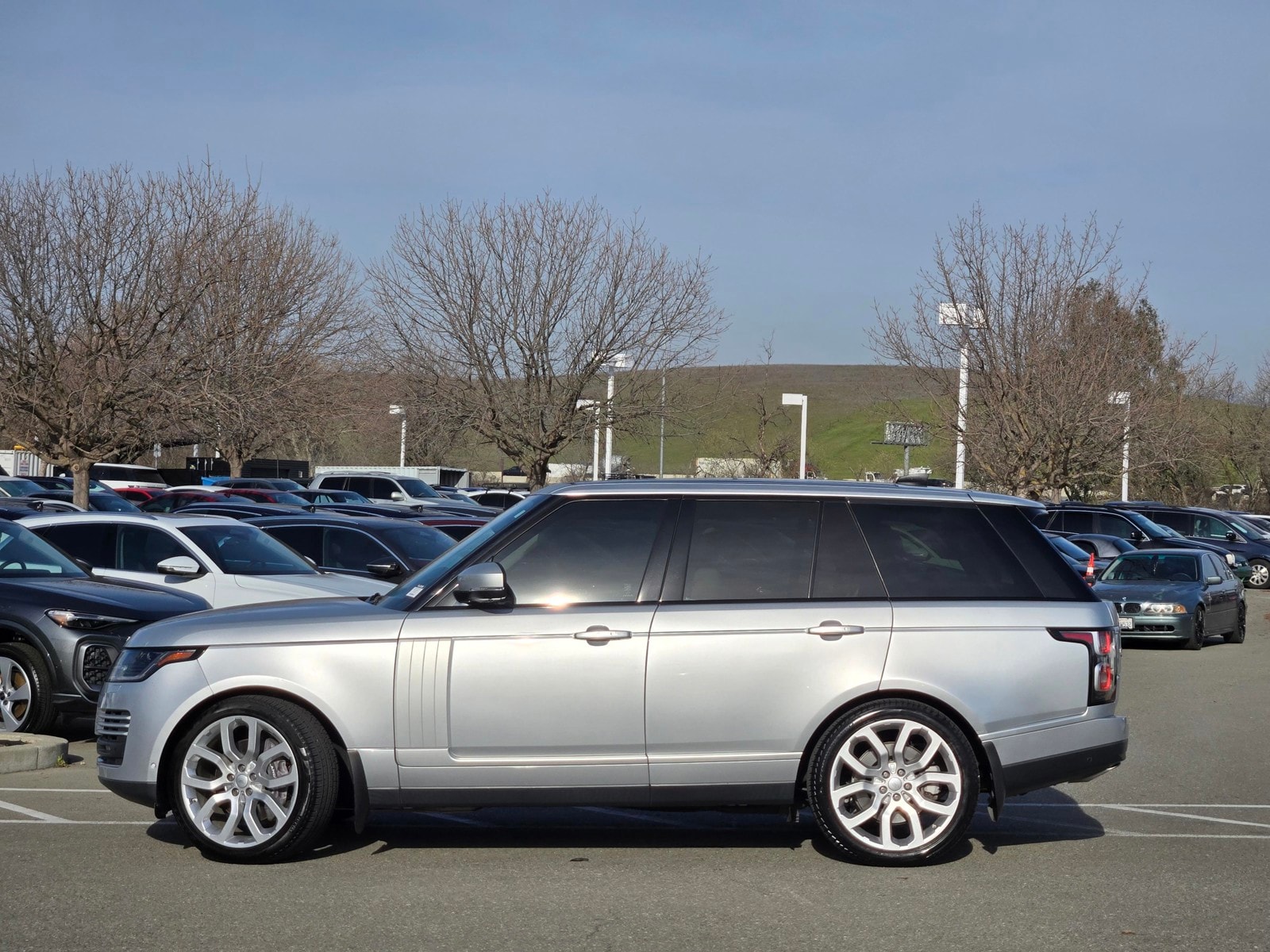 2020 Land Rover Range Rover Autobiography photo 2