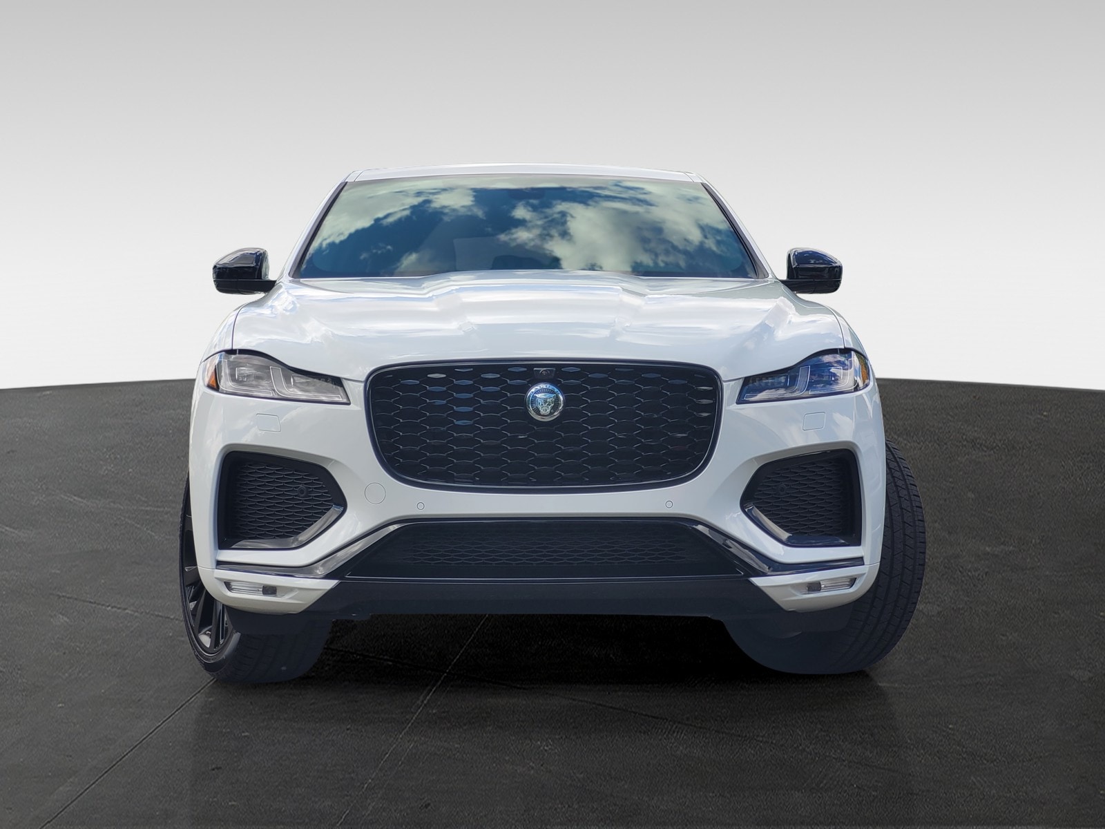 2026 Jaguar F-Pace R-Dynamic S's photo