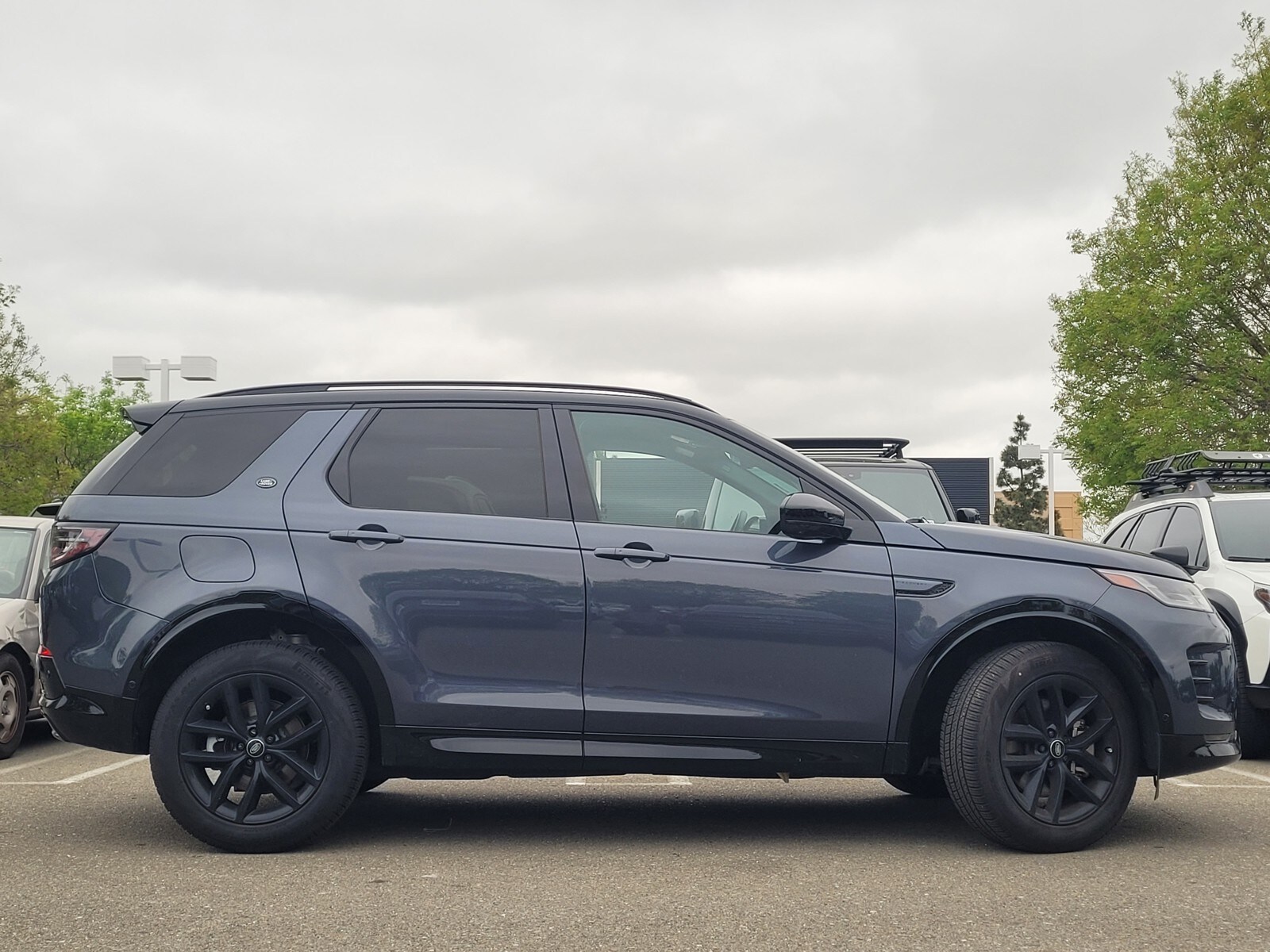 2024 Land Rover Discovery Sport Dynamic SE photo 3