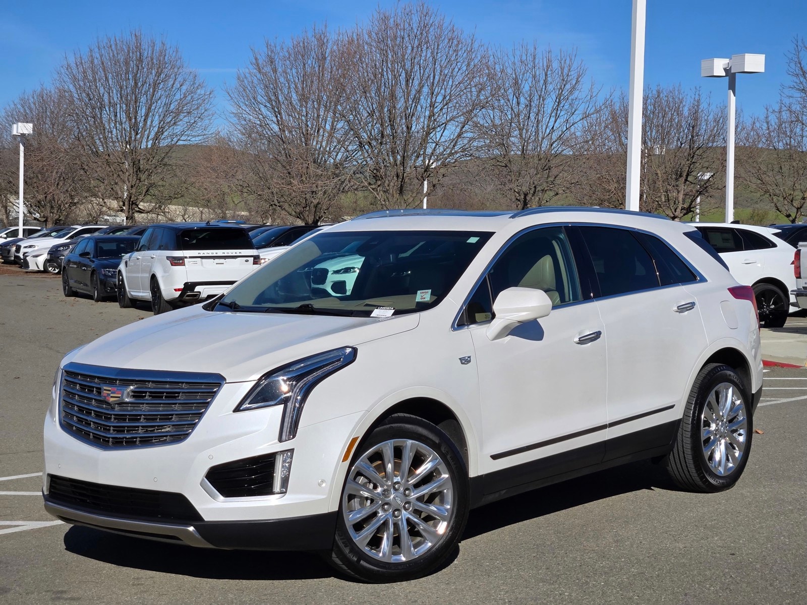 2017 Cadillac XT5 Platinum's photo