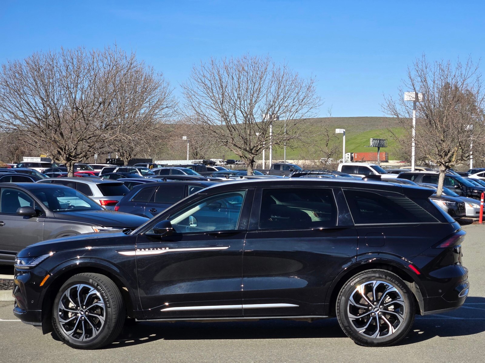 2024 Lincoln Nautilus Reserve photo 2