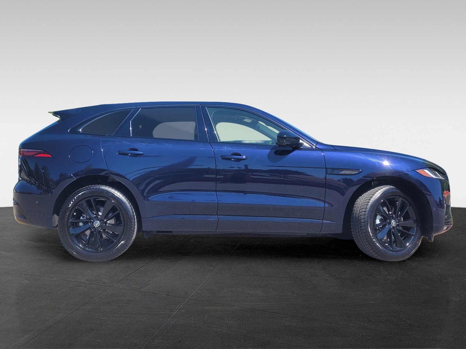 2025 Jaguar F-PACE R-Dynamic S photo 3