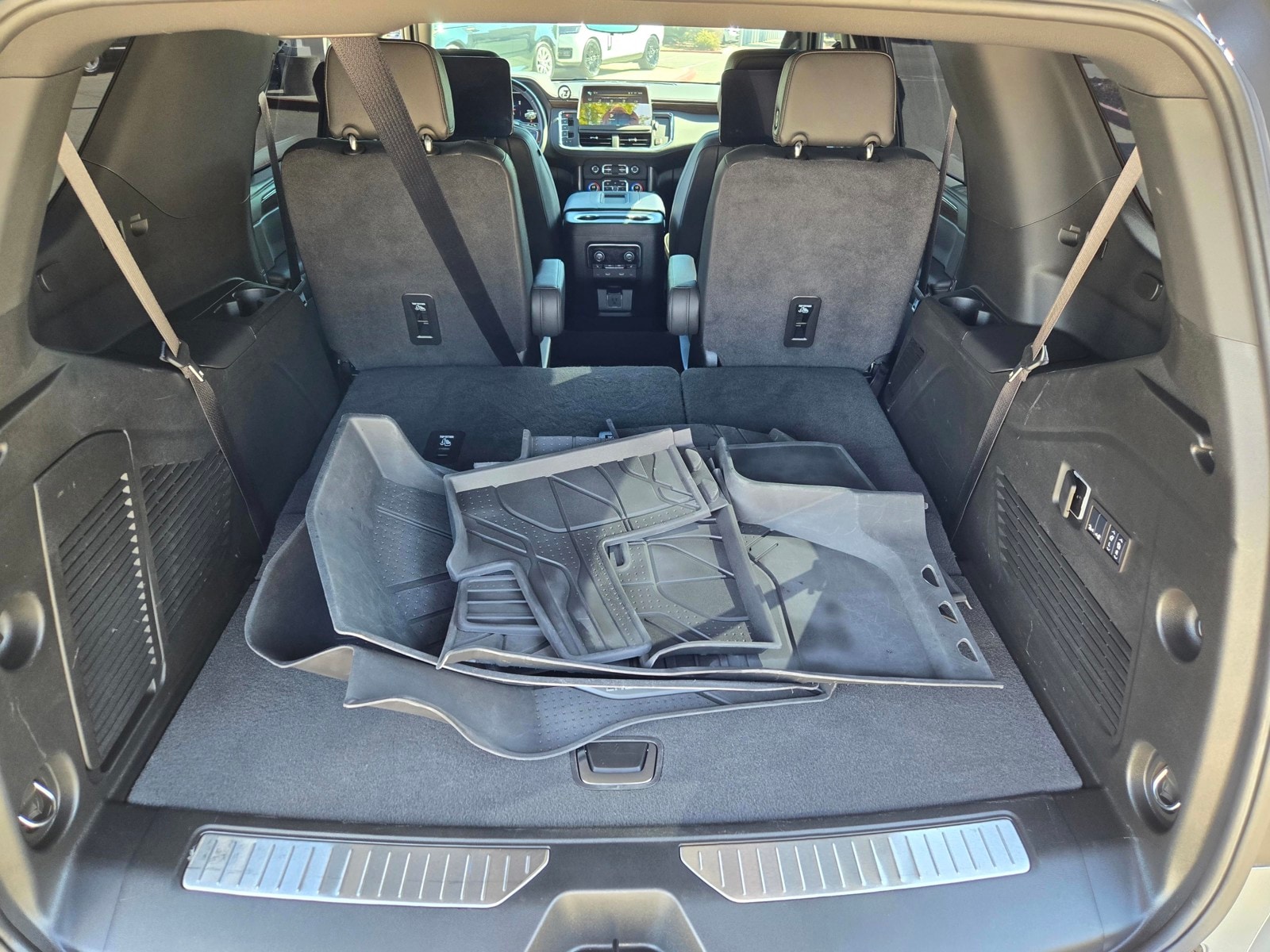 2024 Chevrolet Tahoe High Country photo 4