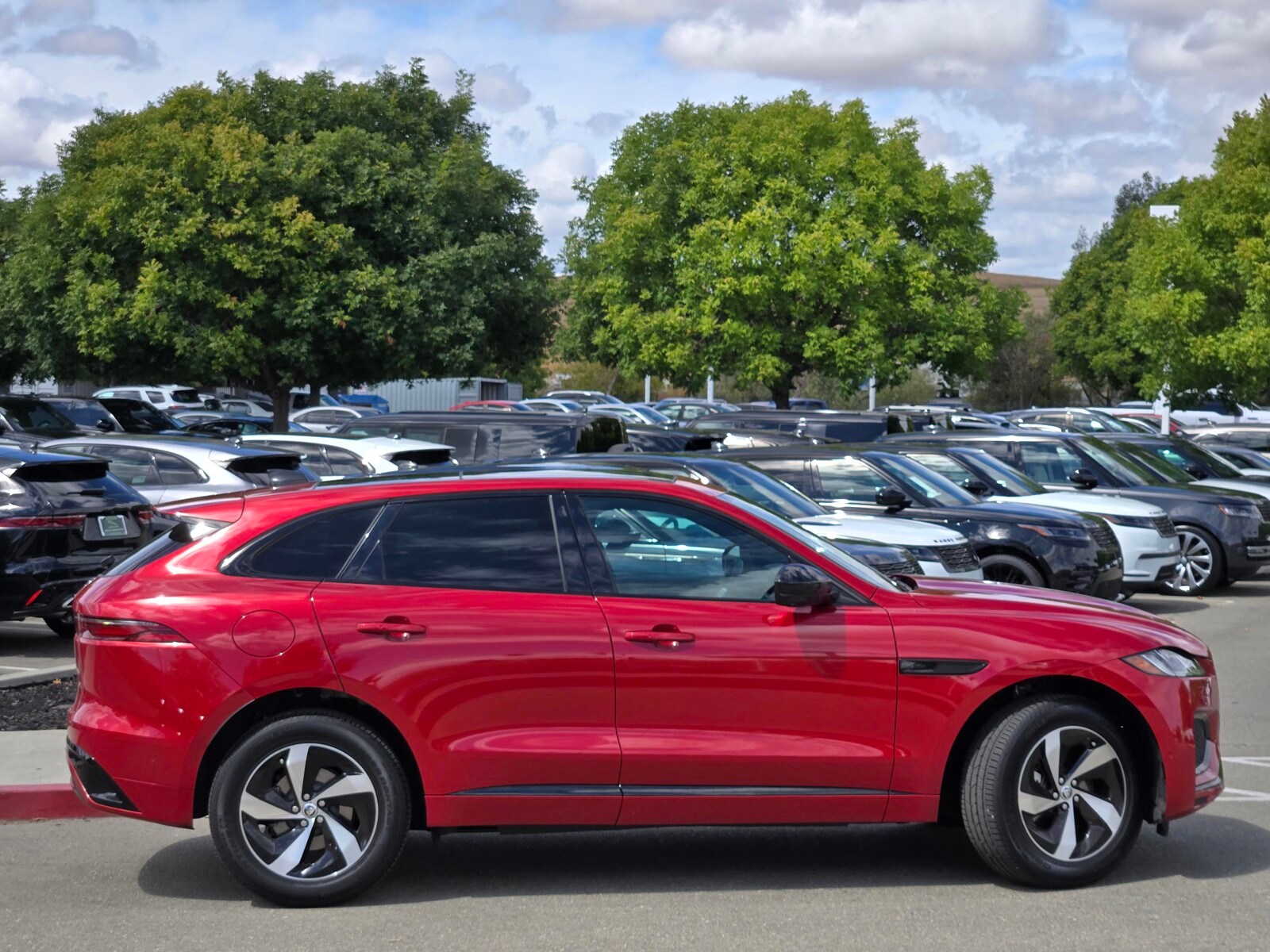 2025 Jaguar F-PACE R-Dynamic S photo 3