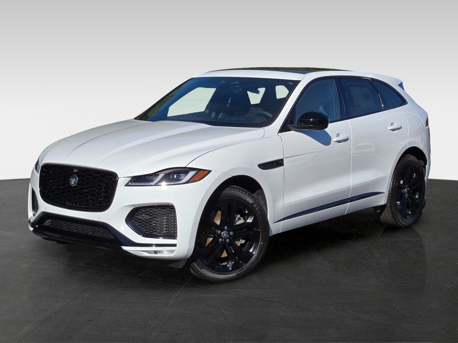 2026 Jaguar F-Pace R-Dynamic S's photo