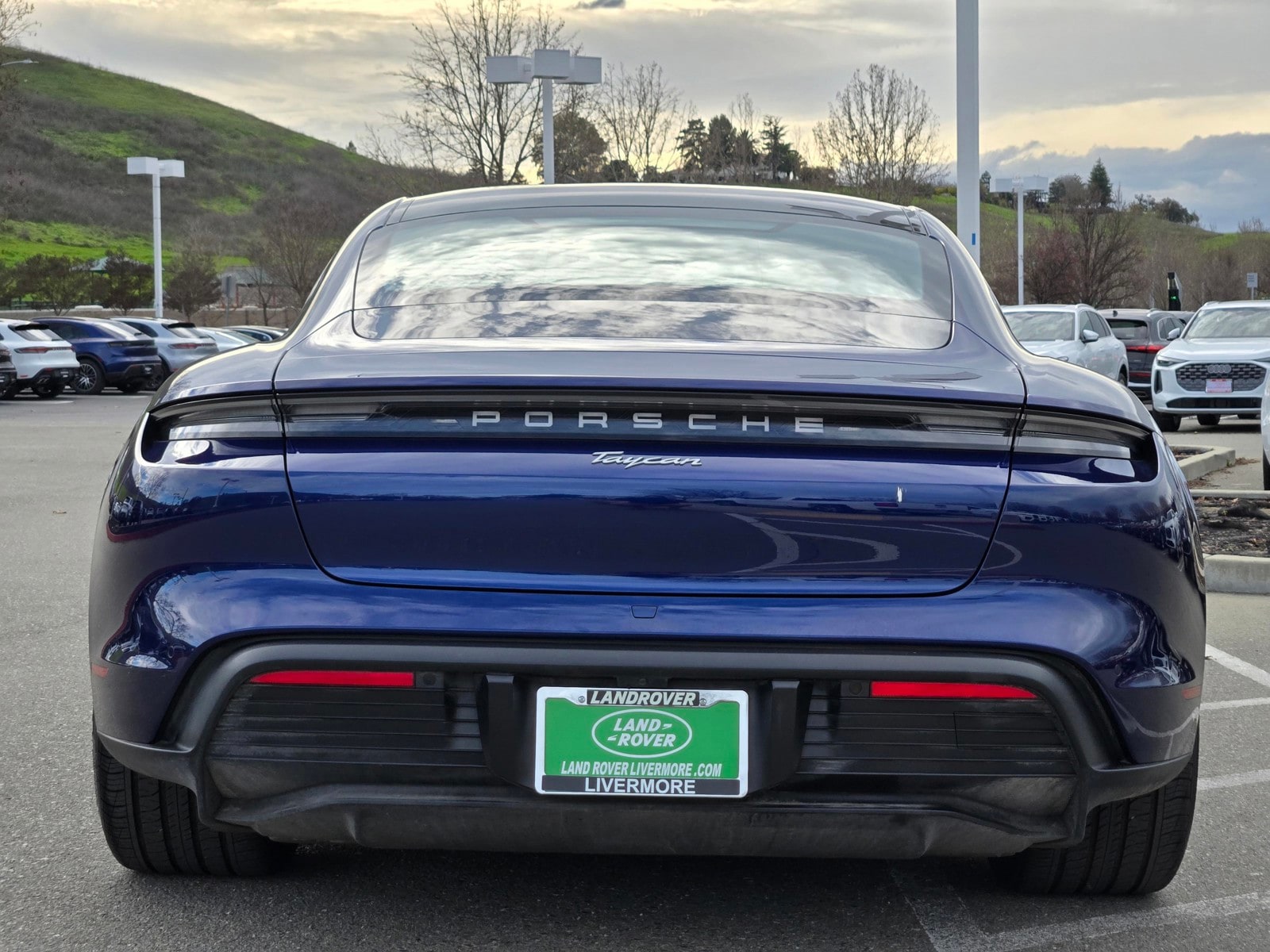 2023 Porsche Taycan photo 4