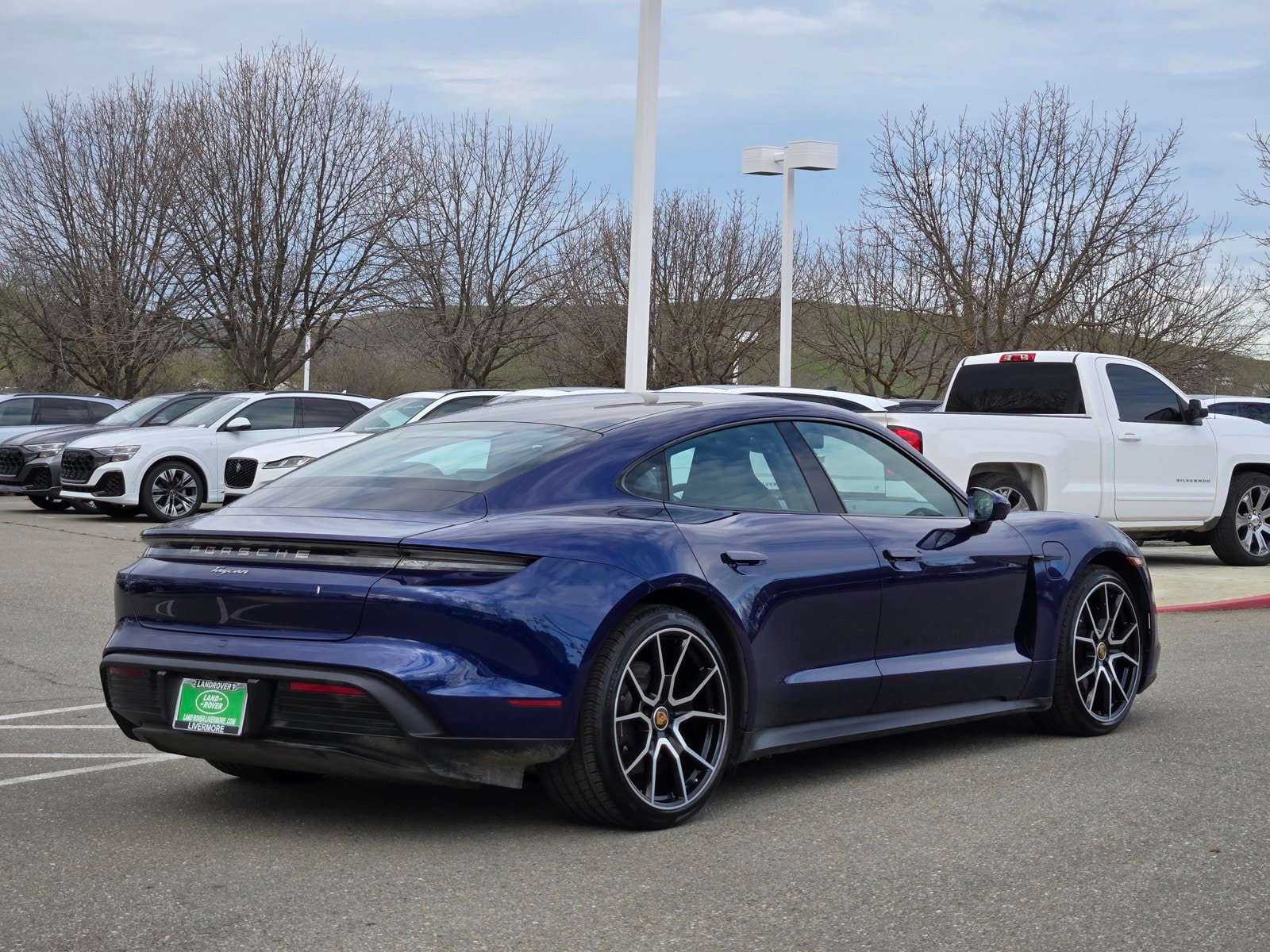 2023 Porsche Taycan photo 5