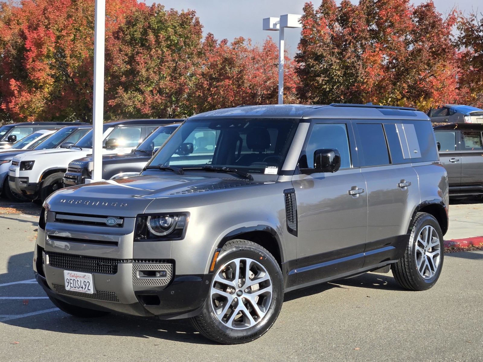 2023 Land Rover Defender X-Dynamic SE's photo