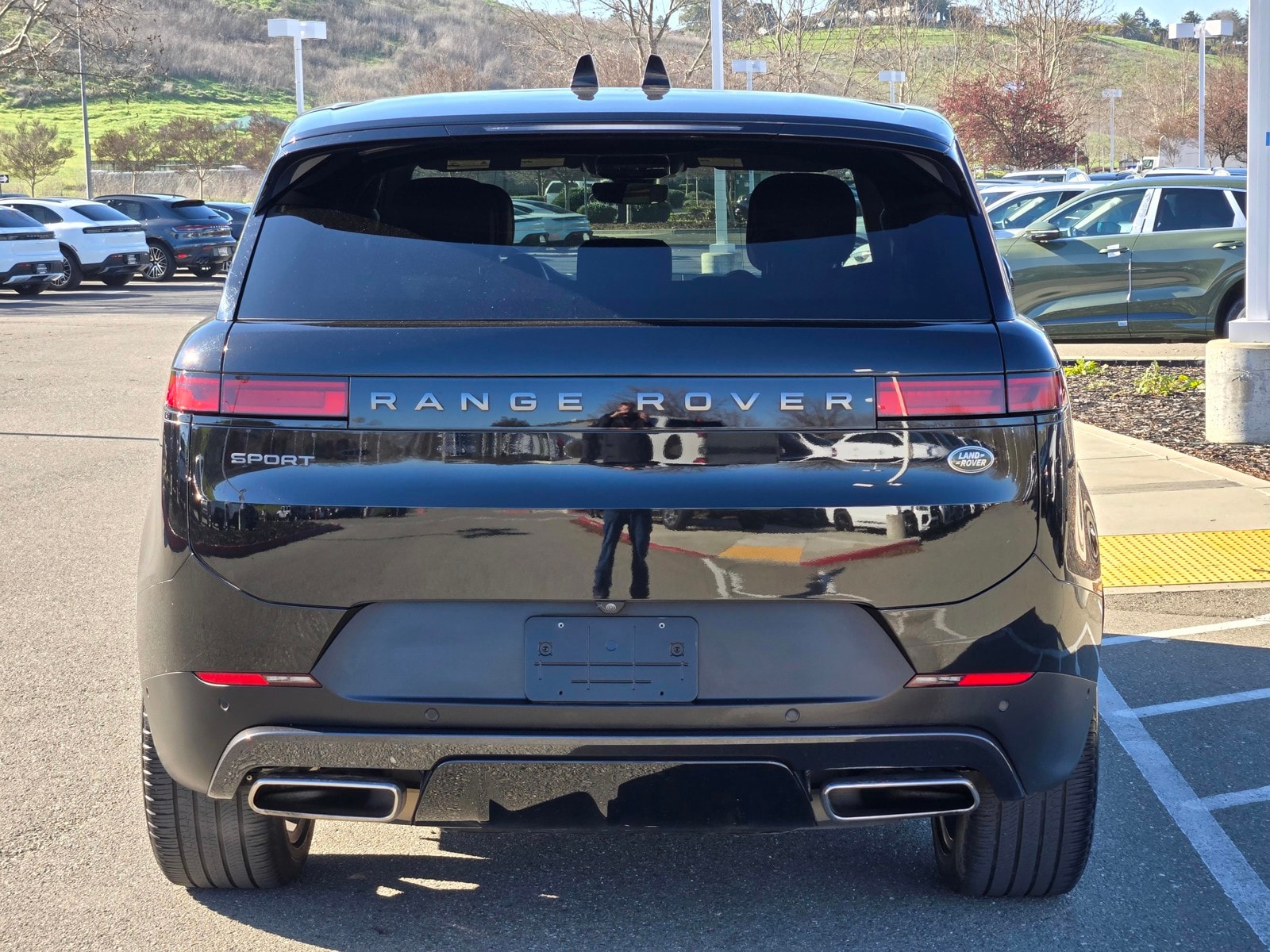 2023 Land Rover Range Rover Sport SE photo 4