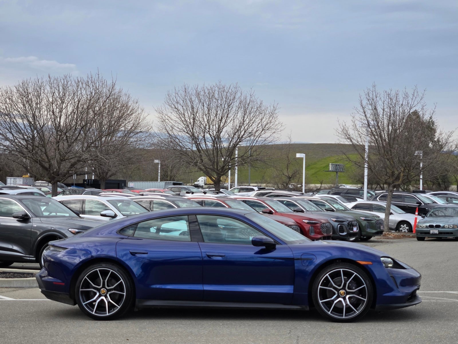 2023 Porsche Taycan photo 6