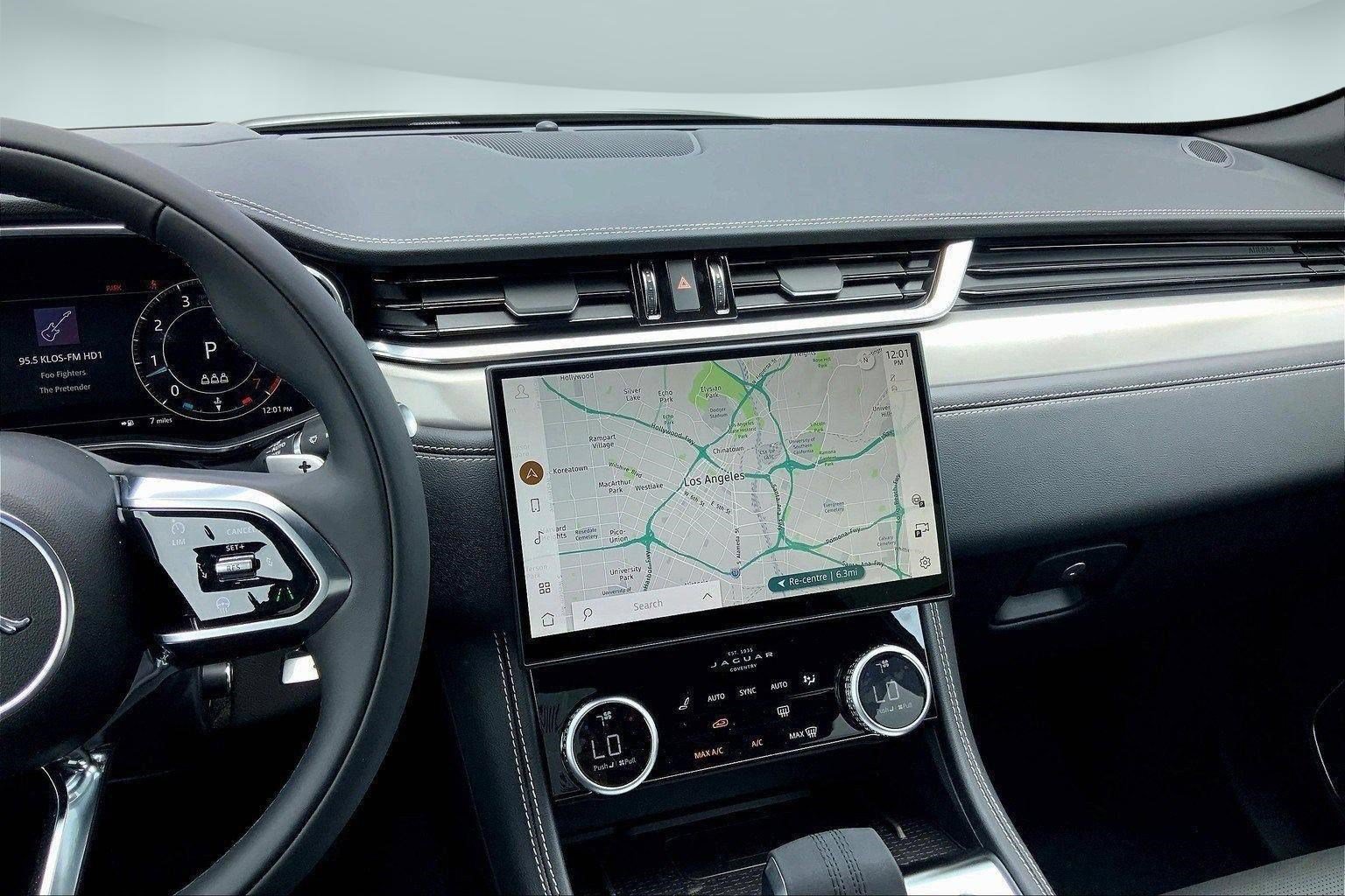2026 Jaguar F-Pace R-Dynamic S - Photo 12