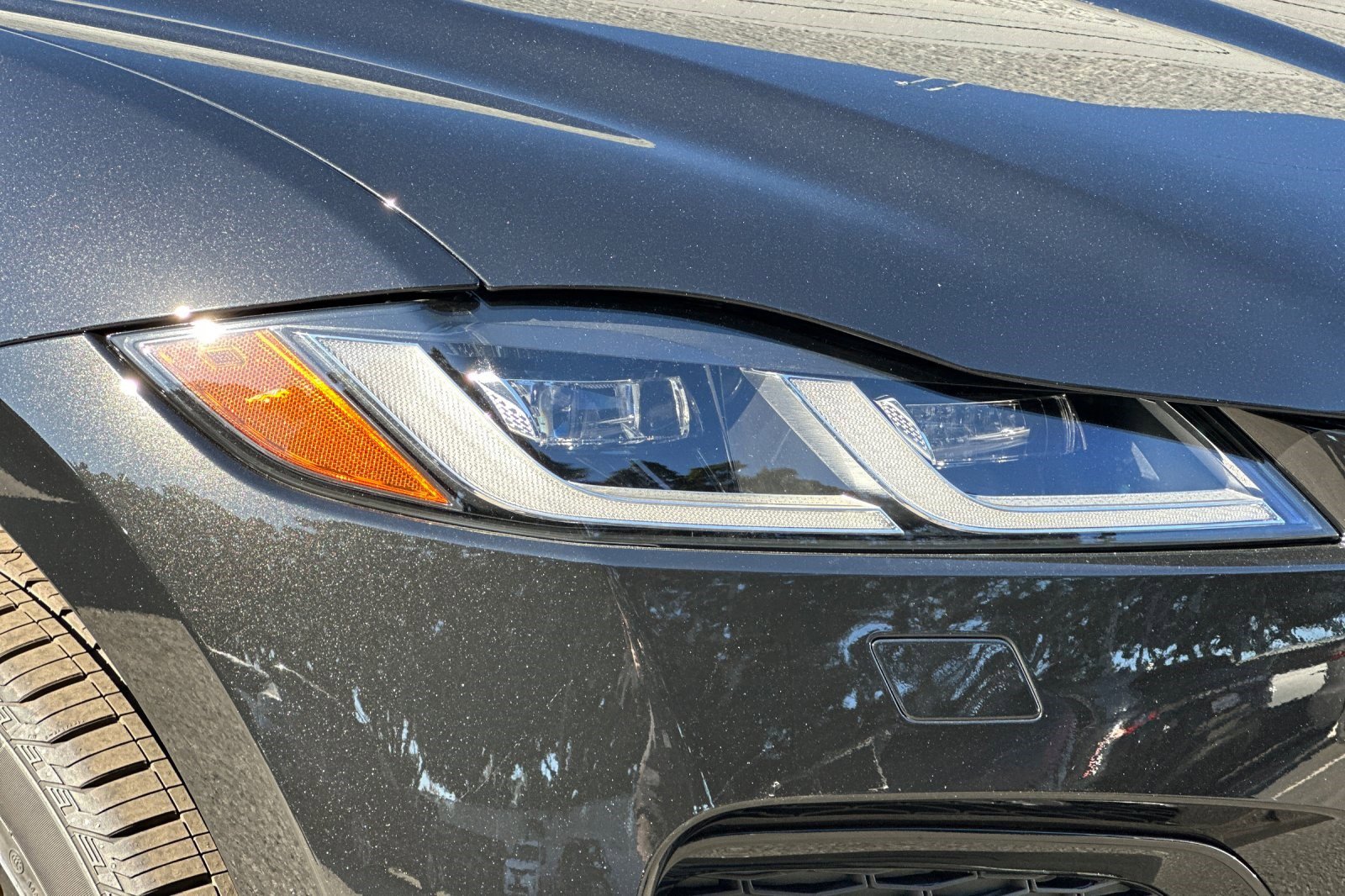 2025 Jaguar F-PACE R-Dynamic S - Photo 11