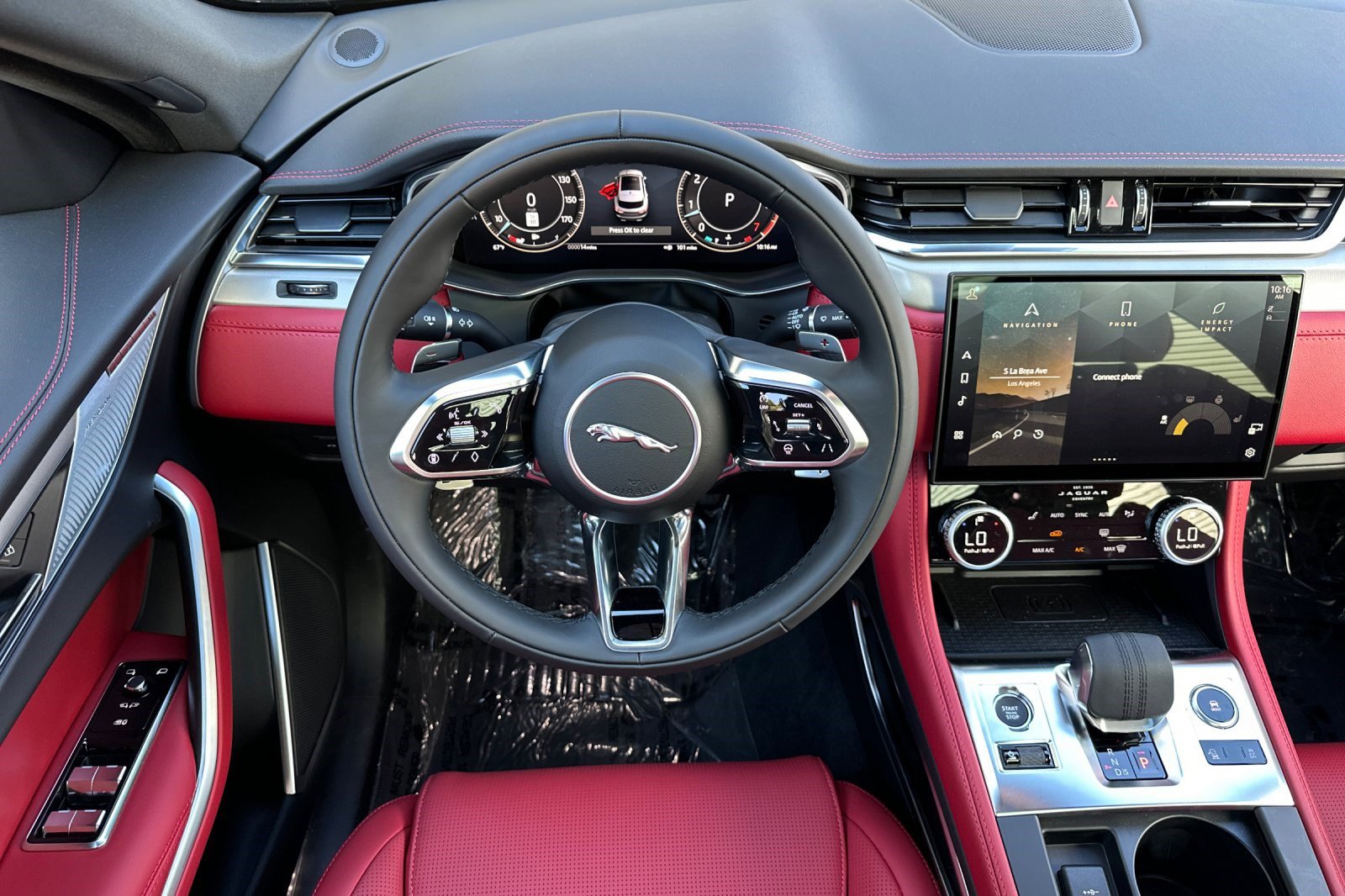 2025 Jaguar F-PACE R-Dynamic S - Photo 25