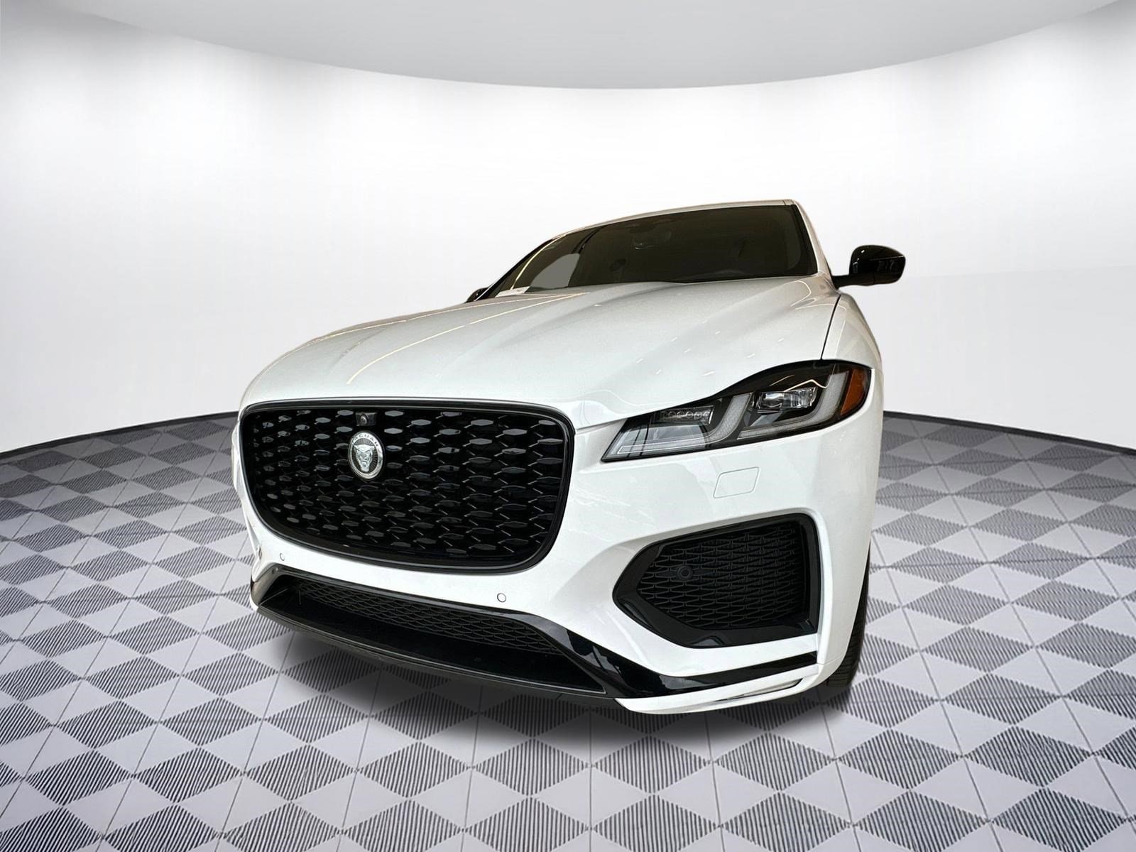 2026 Jaguar F-Pace R-Dynamic S - Photo 6