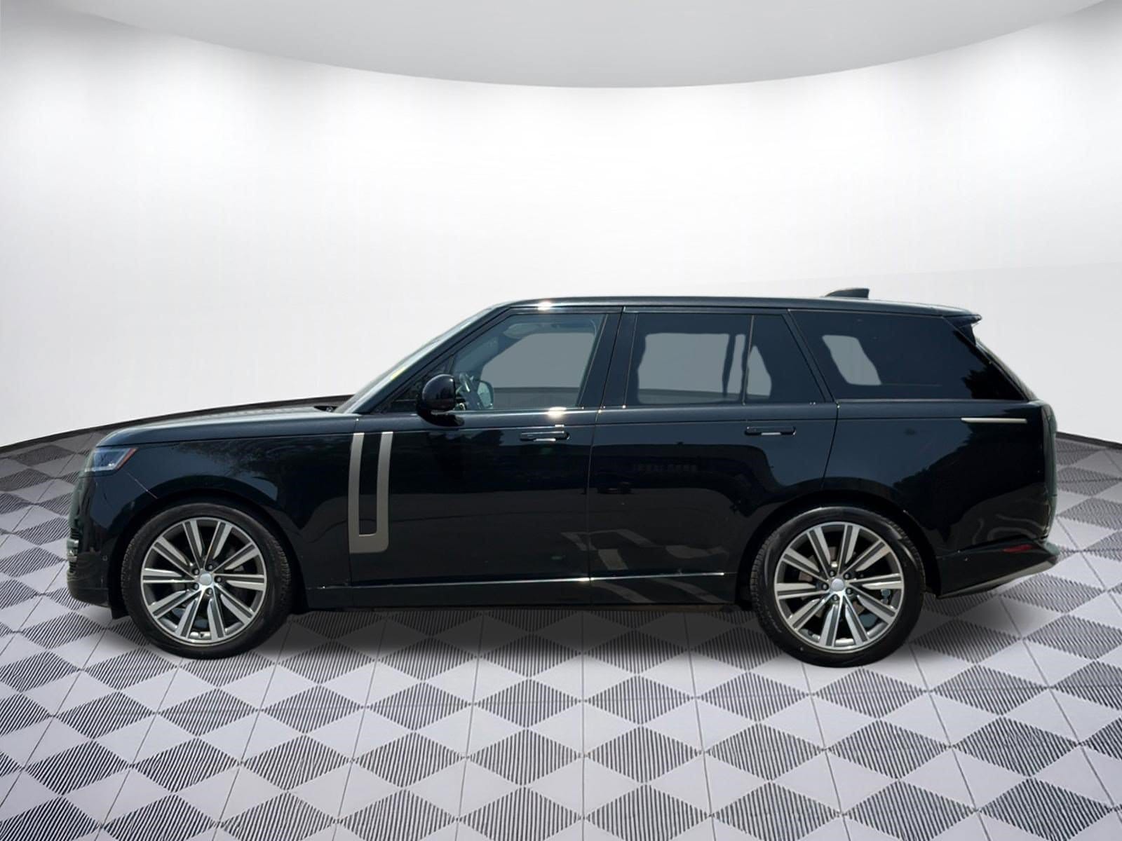 2023 Land Rover Range Rover SE - Photo 2