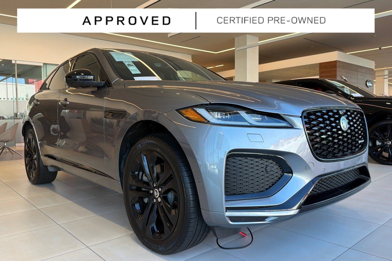 2025 Jaguar F-PACE R-Dynamic S - Photo 7