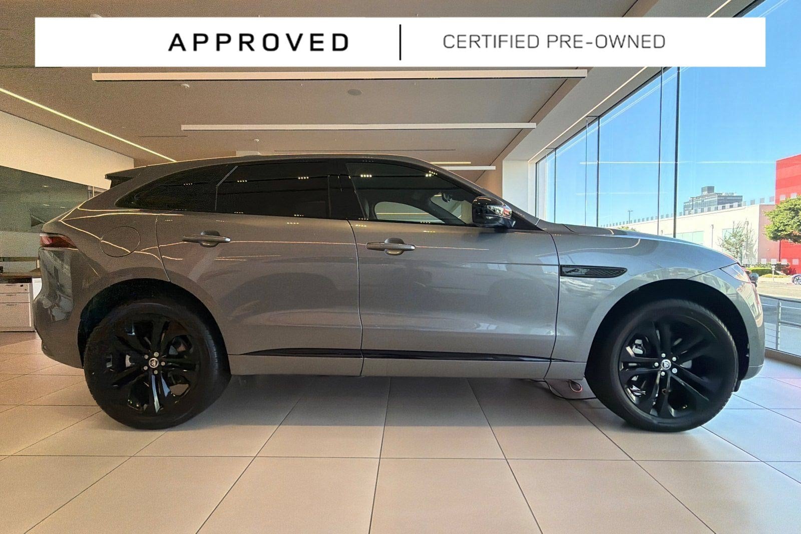 2025 Jaguar F-PACE R-Dynamic S - Photo 8