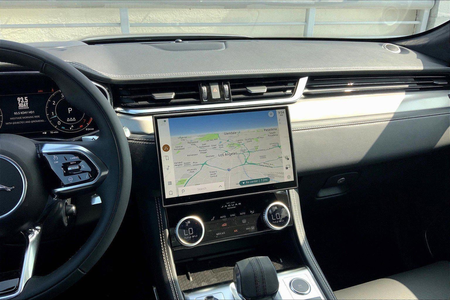 2026 Jaguar F-Pace R-Dynamic S - Photo 8